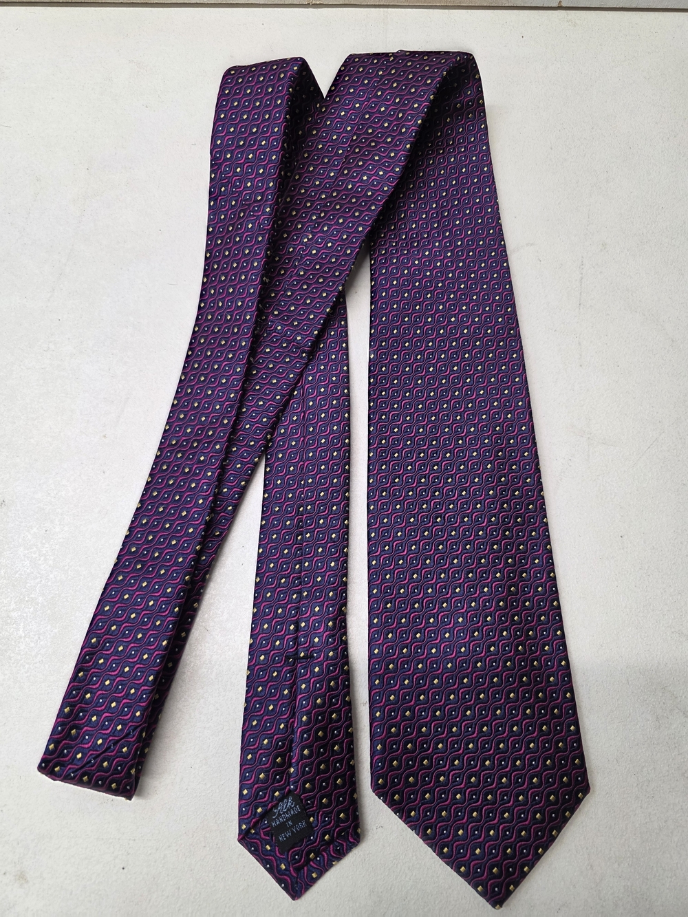 Saks Fifth Avenue Men’s Necktie Navy Pink Gold Geometric Handmade New York